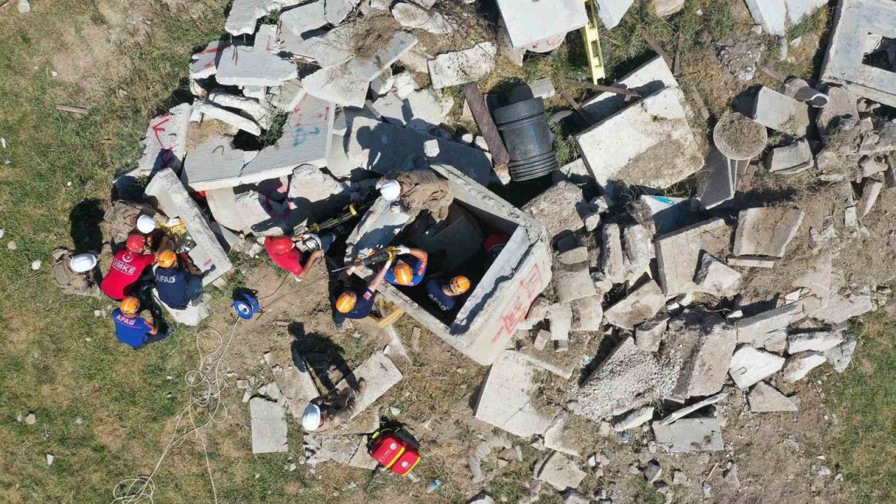 Atıl malzemeler arama kurtarma ve iş güvenliği parkuruna dönüştü