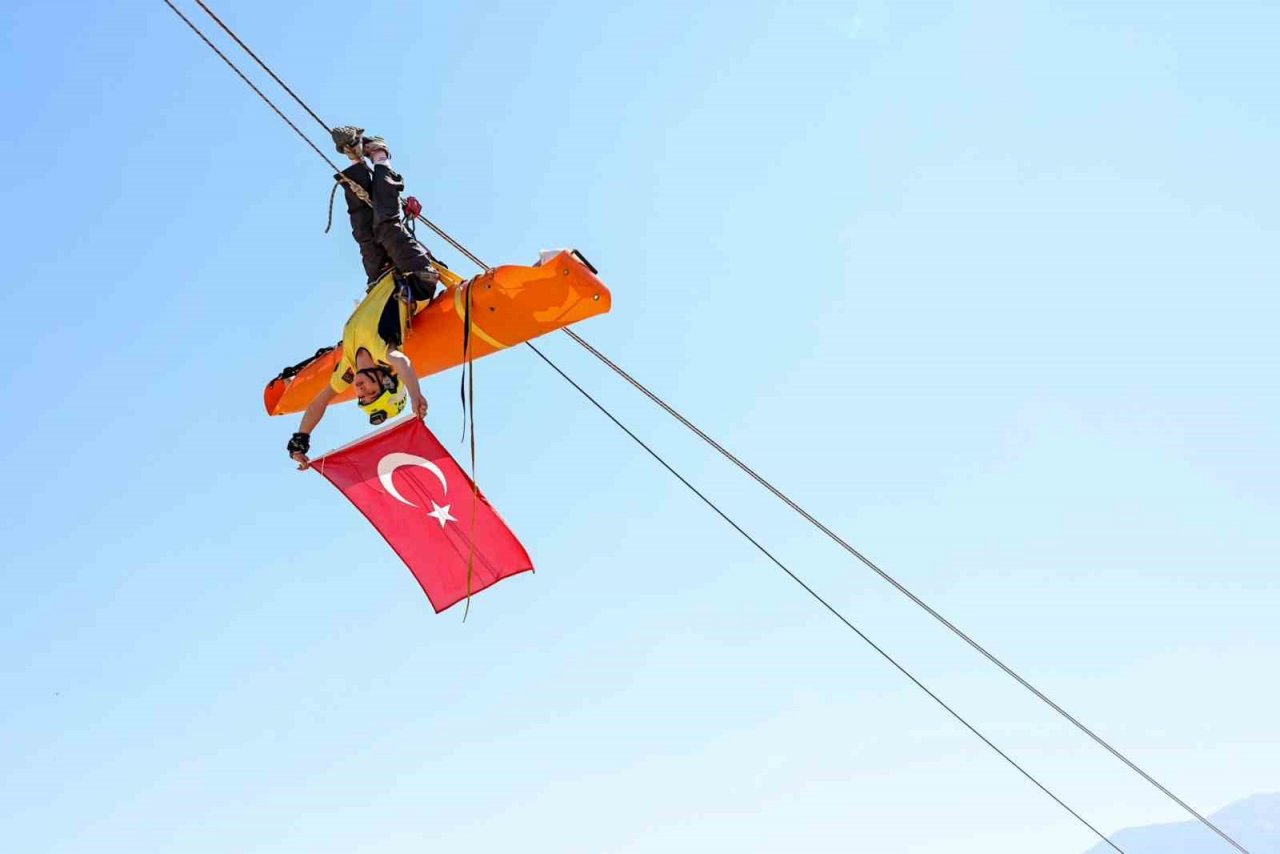 Atıl malzemeler arama kurtarma ve iş güvenliği parkuruna dönüştü