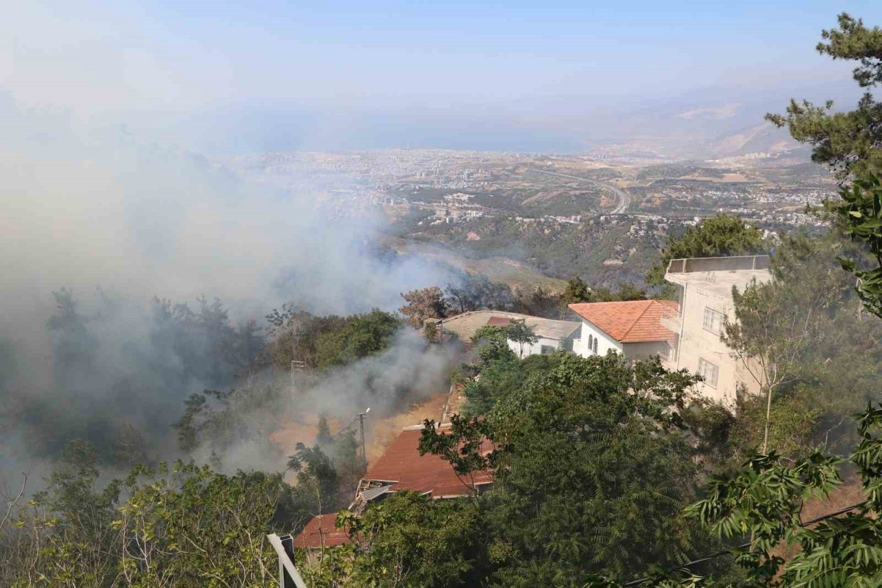 Yangında 26 saat geride kaldı, ekiplerin mücadelesi devam ediyor