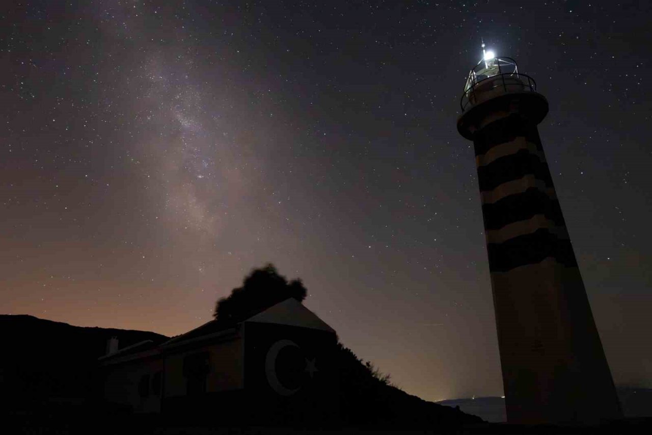 Sarpıncık Deniz Feneri’nde gökyüzü şöleni