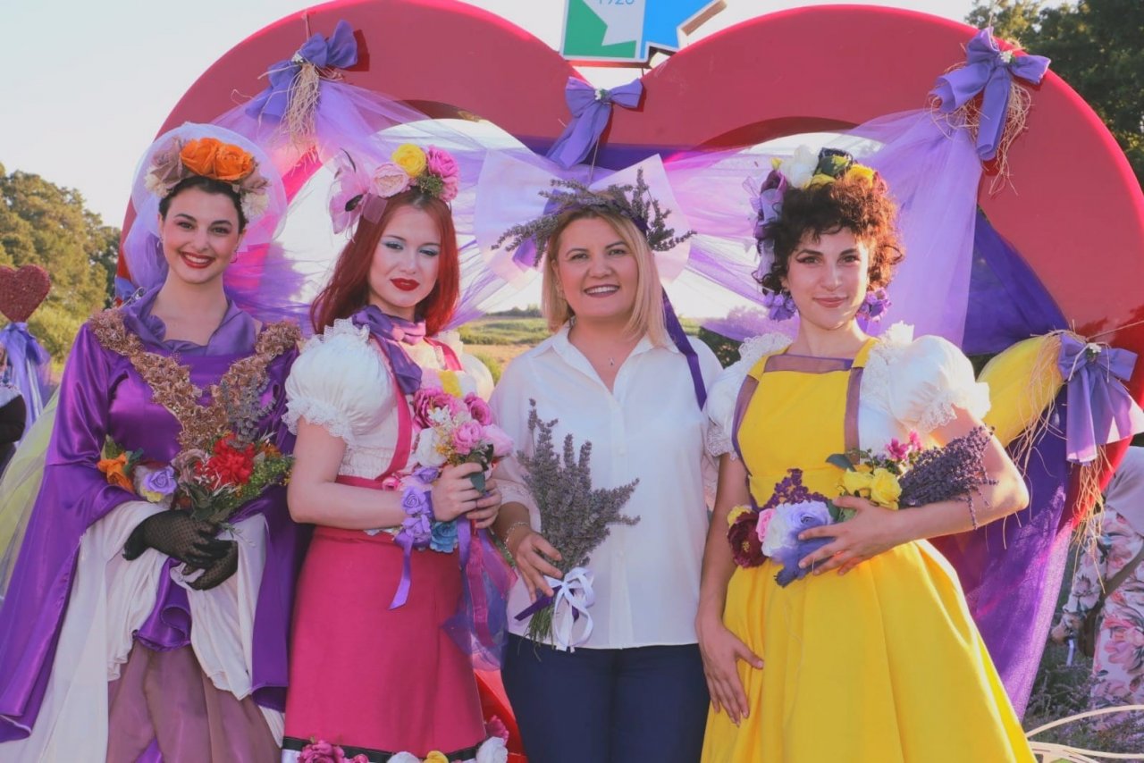 İzmit’in mor bahçesi göz kamaştırıyor