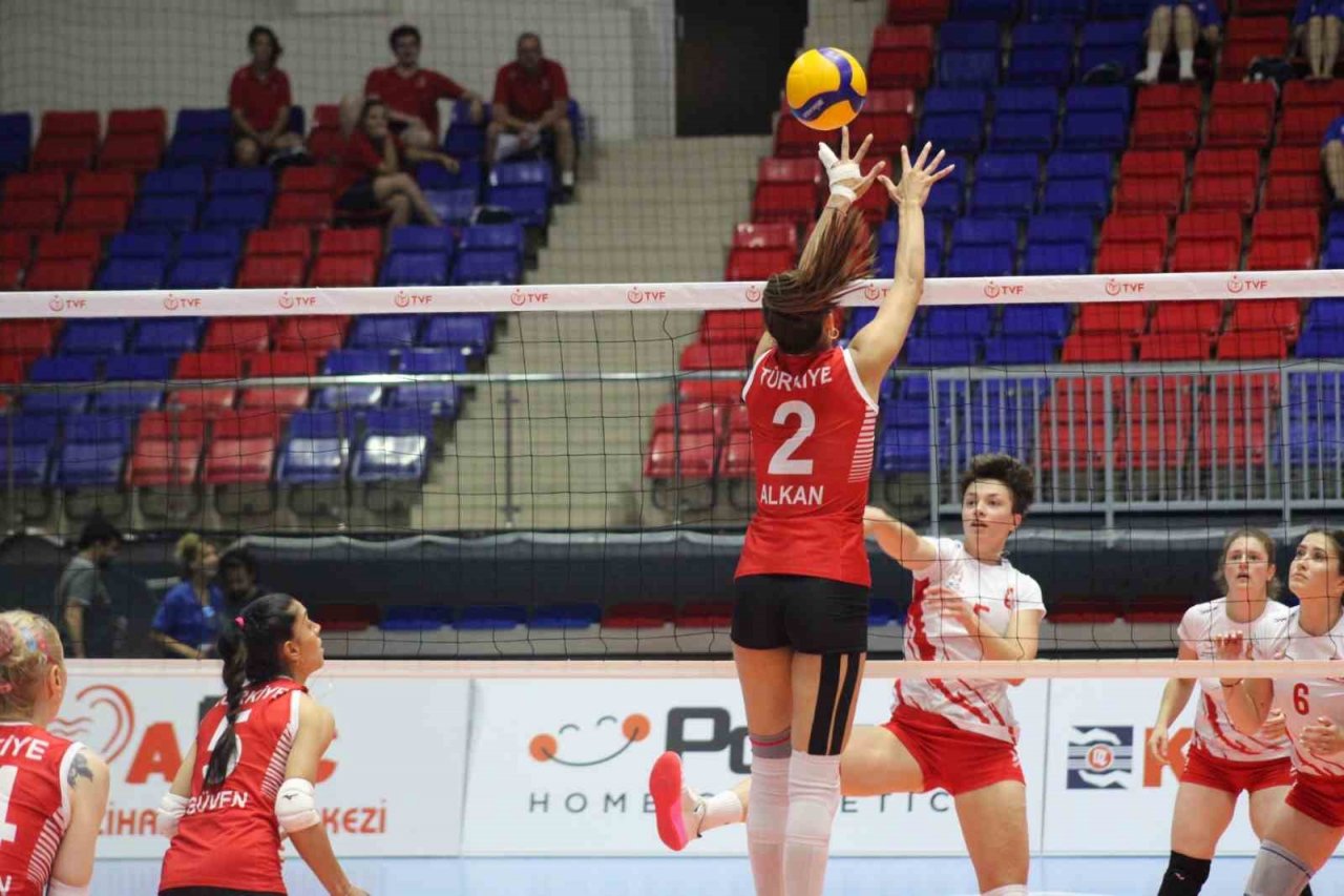 Türkiye Kadın Milli Takımı, şampiyonayı namağlup sürdürüyor