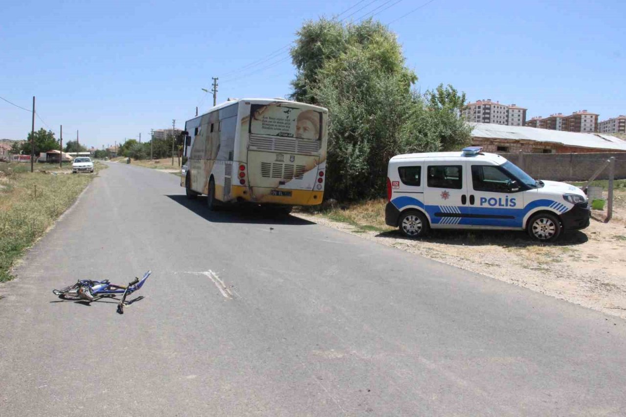 Karaman’da otobüsün çarptığı bisikletli çocuk ağır yaralandı