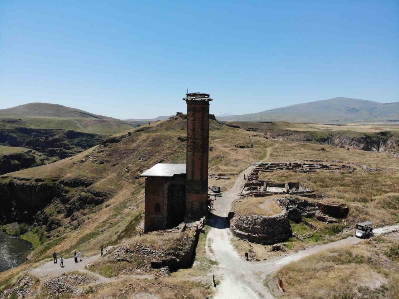 Kars’ta, “40 kapılı şehir” yoğun ilgi görüyor