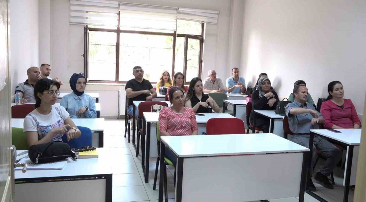 KAYMEK’ten sağlık çalışanlarına Türk İşaret Dili kursu