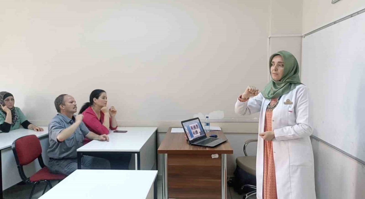 KAYMEK’ten sağlık çalışanlarına Türk İşaret Dili kursu