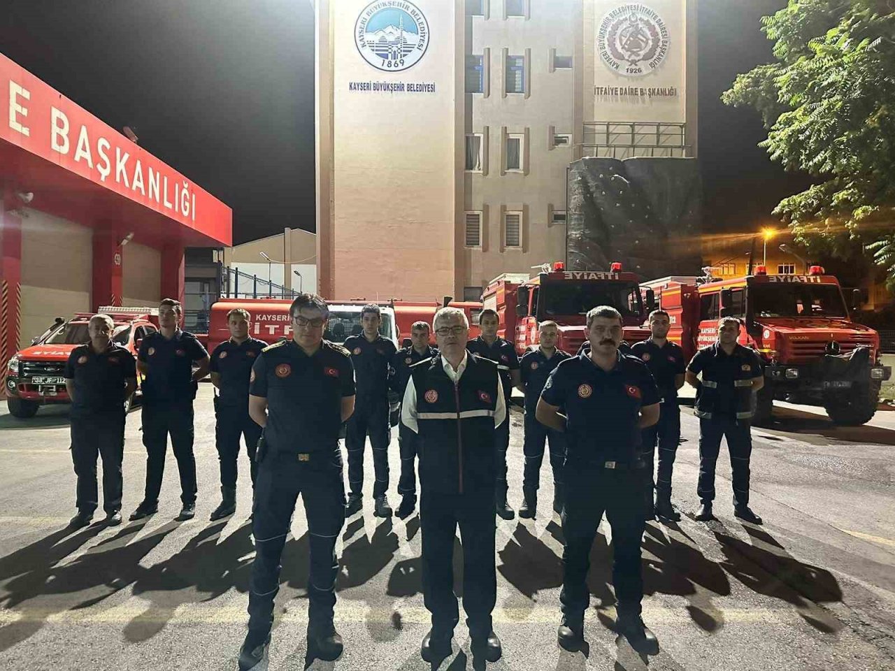 Kayseri İtfaiyesi’nden Mersin’e 4 araç, 13 personel ile destek