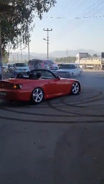 Polis noktası önündeki drift pahalıya mal oldu