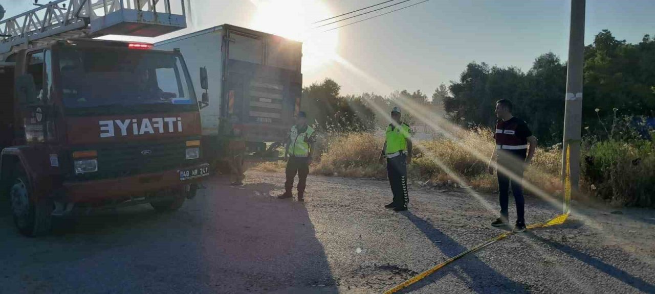 Lojistik firmasındaki yangın devam ediyor