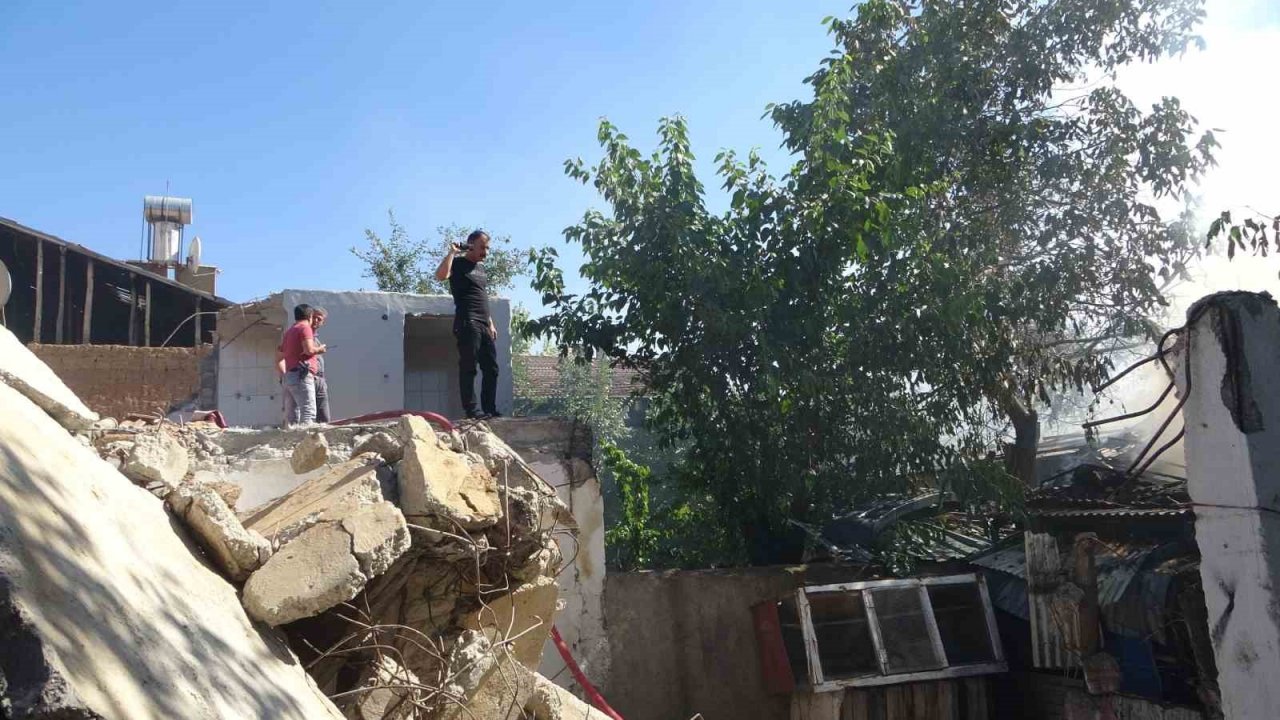 Malatya’da yangın sonrası meydana gelen patlama paniğe neden oldu