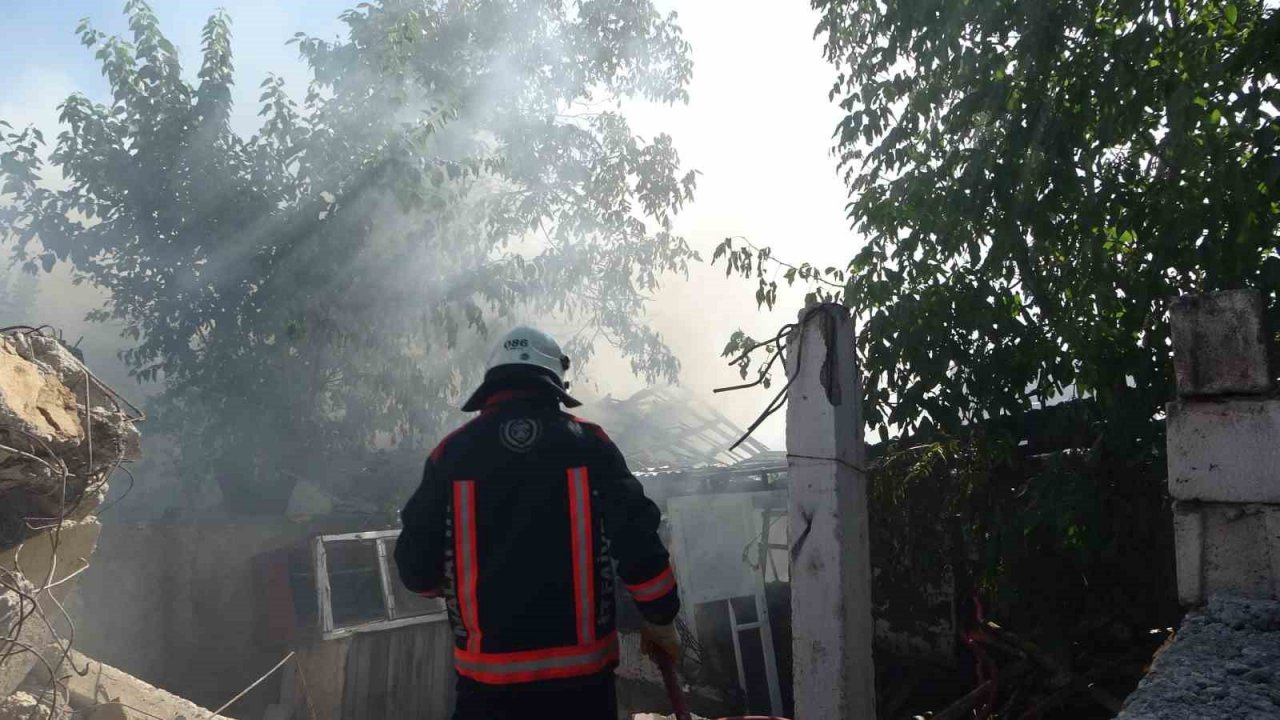Malatya’da yangın sonrası meydana gelen patlama paniğe neden oldu