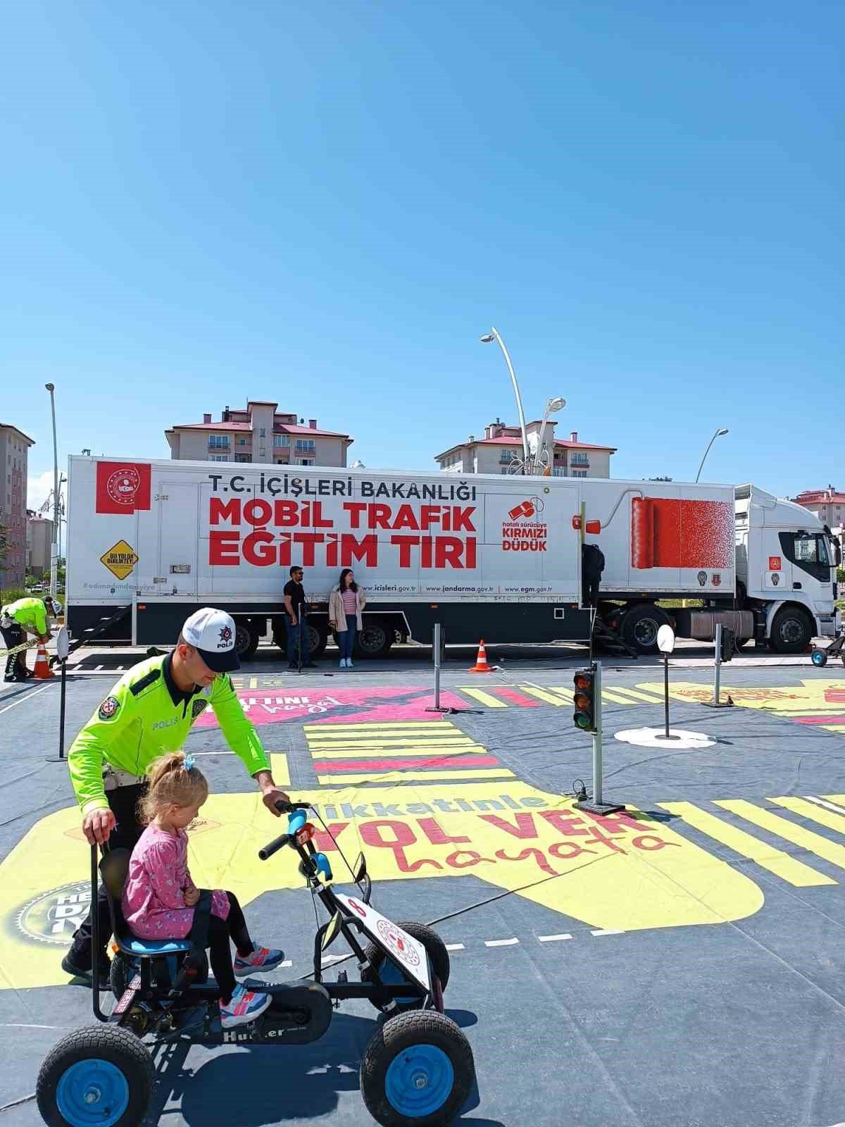 Mobil Trafik Eğitim Tırı Fethiye’de