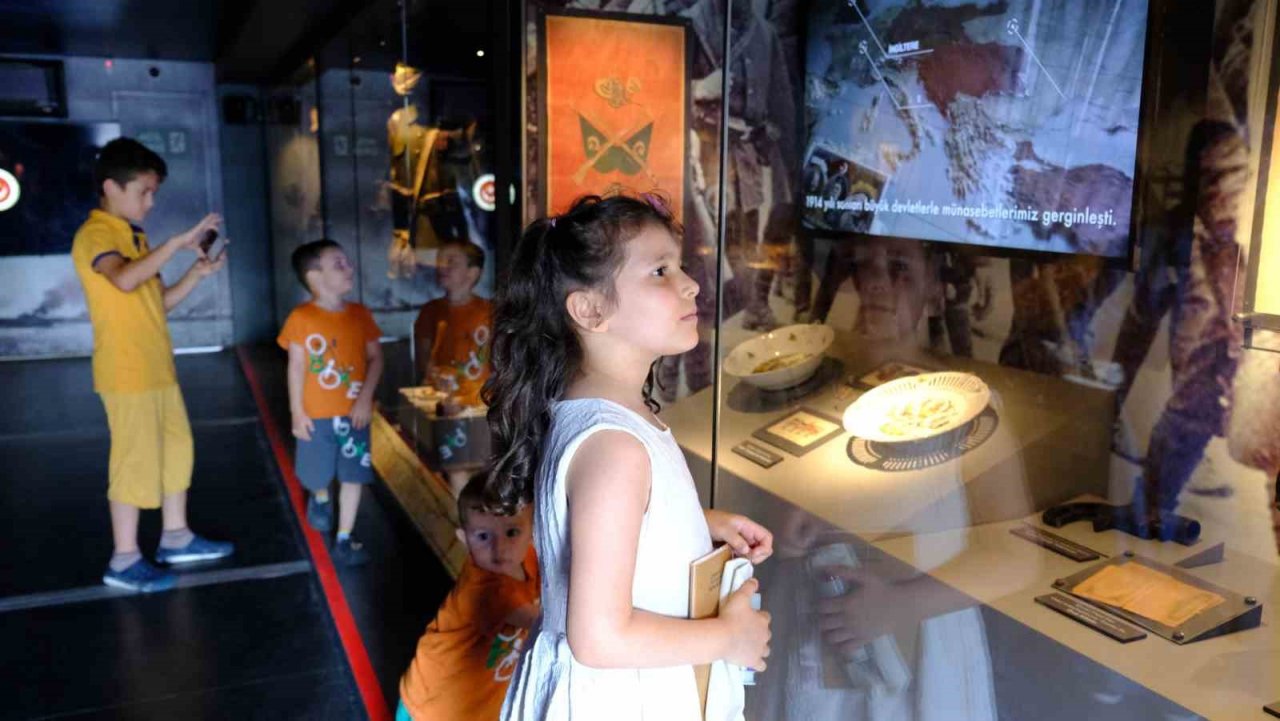 Çanakkale Savaşları Mobil Müzesi’ne Tekkeköy’de yoğun ilgi