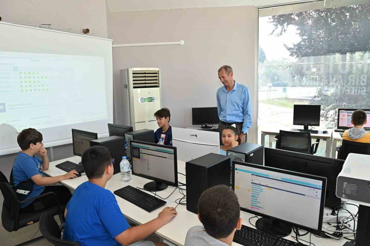 Süleymanpaşa Belediyesi Yaz Okulu binlerce öğrenciye eğitim veriyor