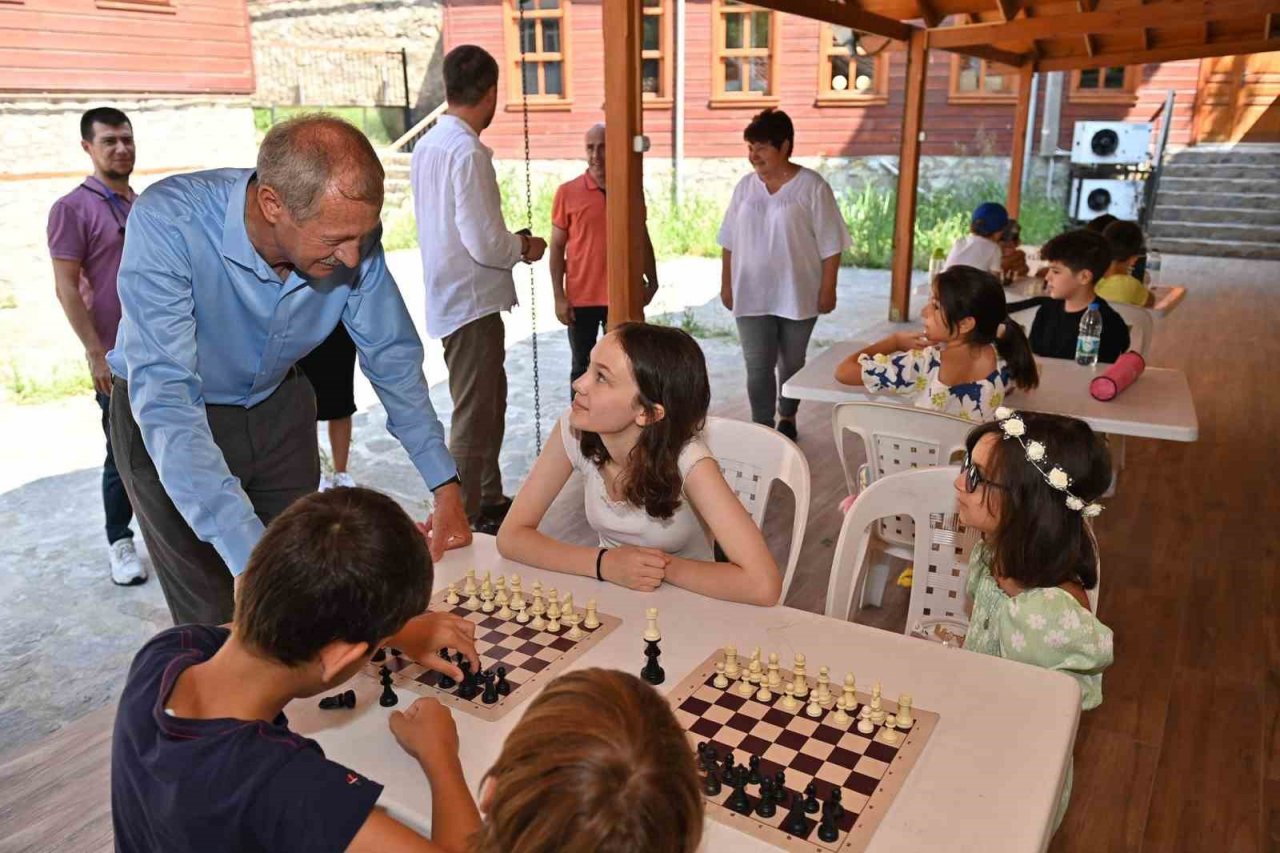 Süleymanpaşa Belediyesi Yaz Okulu binlerce öğrenciye eğitim veriyor