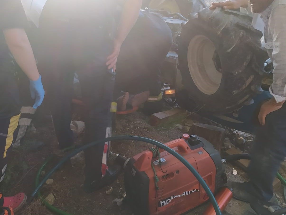 Kırkağaç’ta traktör devrildi, 1 kişi yaralandı