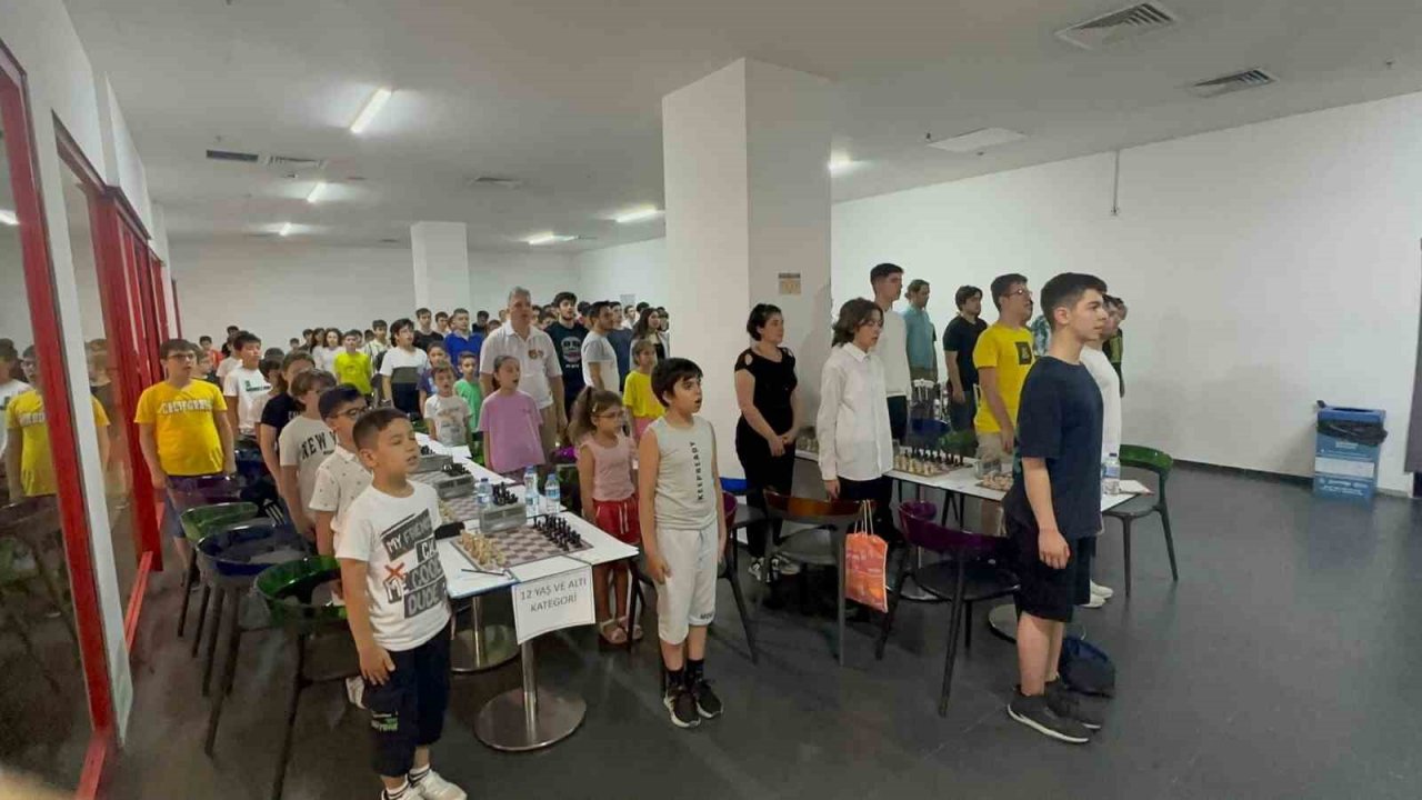 Demokrasi Kupası Satranç Turnuvası düzenlendi