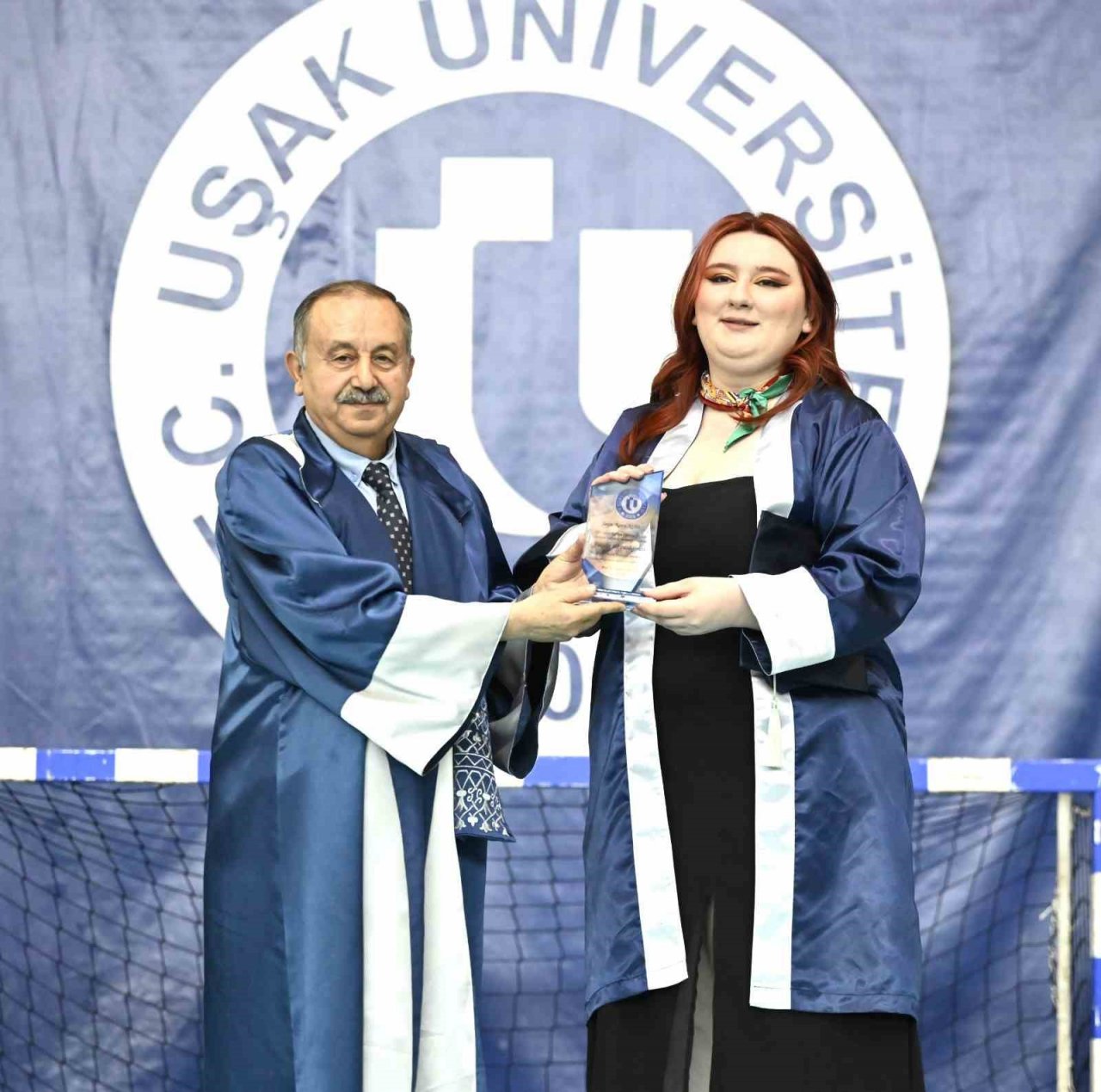Uşak Üniversitesi İletişim Fakültesinde mezuniyet coşkusu yaşandı