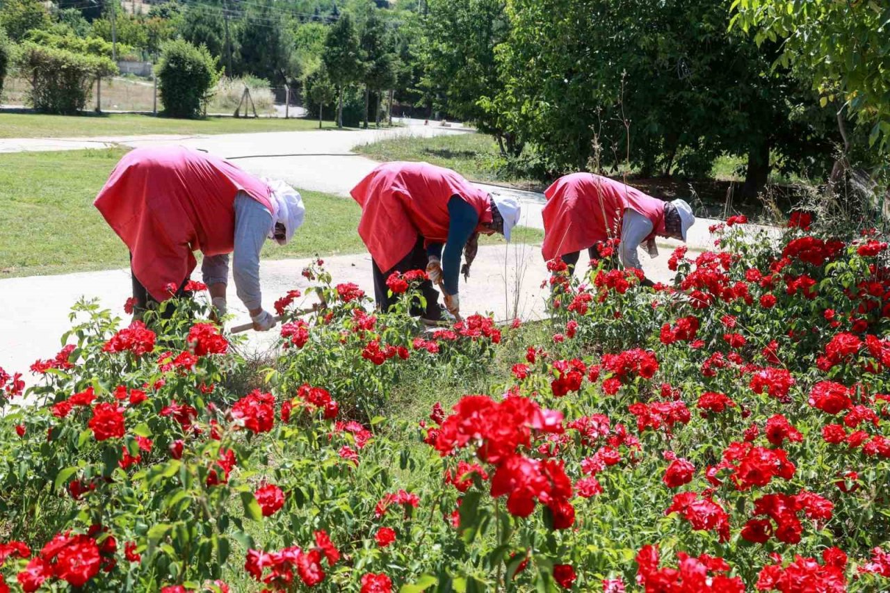 Uşak Belediyesi üst yapı çalışmalarına hız kesmeden devam ediyor