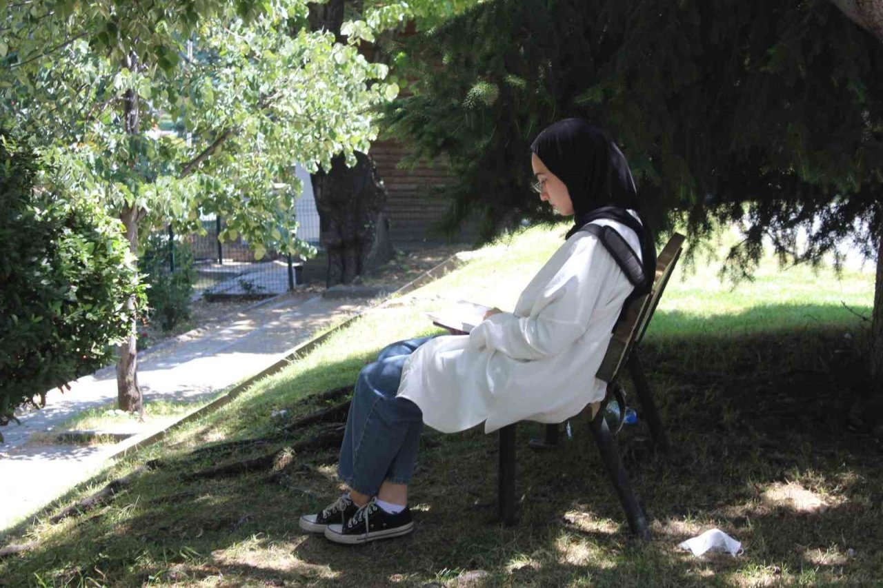 Afyonkarahisar’da sıcaklıklar 30 derecelerin üzerine çıktı