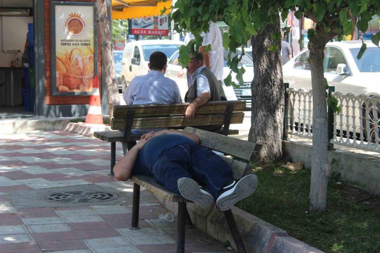 Afyonkarahisar’da sıcaklıklar 30 derecelerin üzerine çıktı