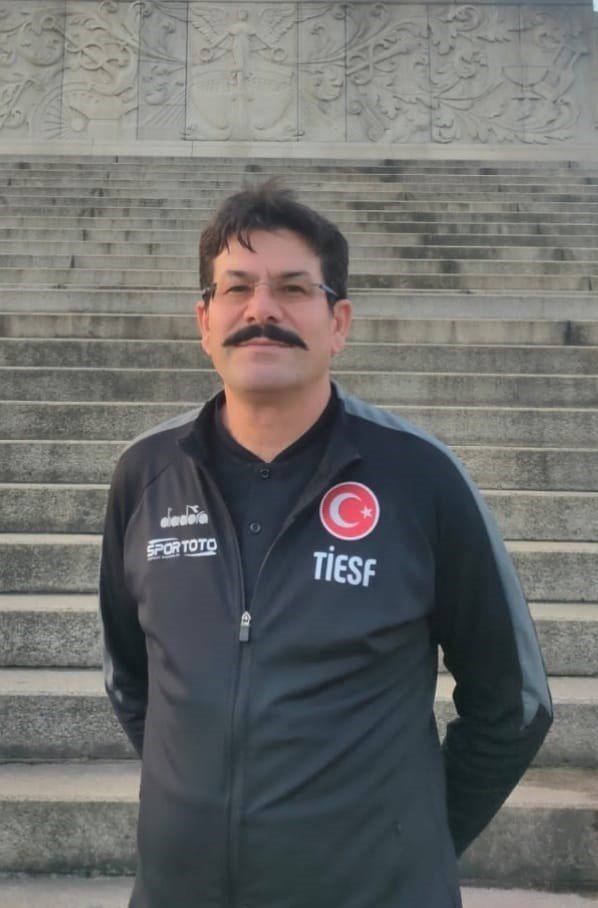 İşitme engelli tercümanı, İşitme Engelliler Milli Takımına antrenör oldu