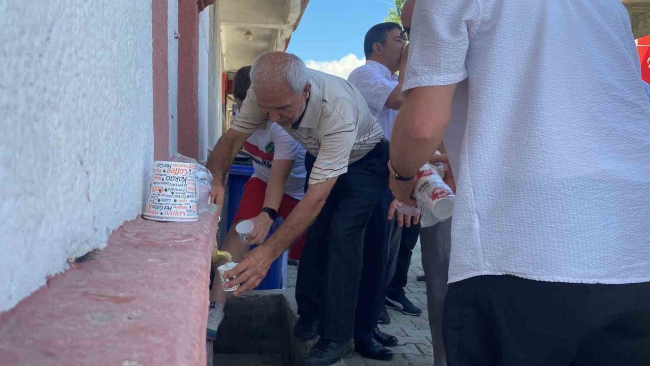 Çeşmeden su yerine ayran aktı
