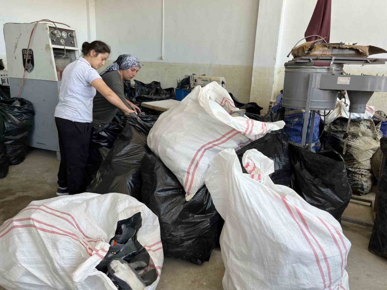 Selin ardından Bartın Atılım Sanayi Sitesi’nde temizlik çalışmaları devam ediyor