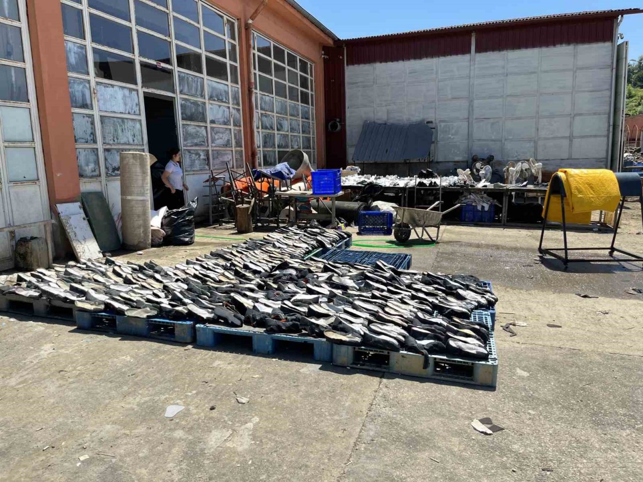 Selin ardından Bartın Atılım Sanayi Sitesi’nde temizlik çalışmaları devam ediyor