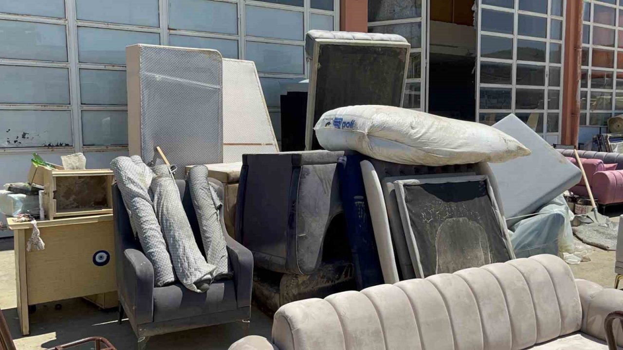 Selin ardından Bartın Atılım Sanayi Sitesi’nde temizlik çalışmaları devam ediyor