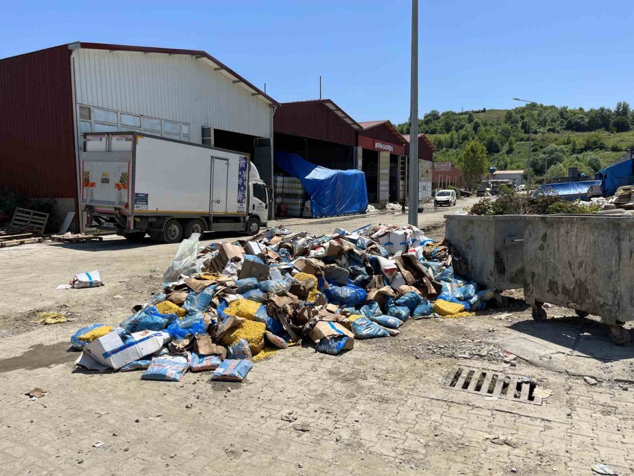 Selin ardından Bartın Atılım Sanayi Sitesi’nde temizlik çalışmaları devam ediyor