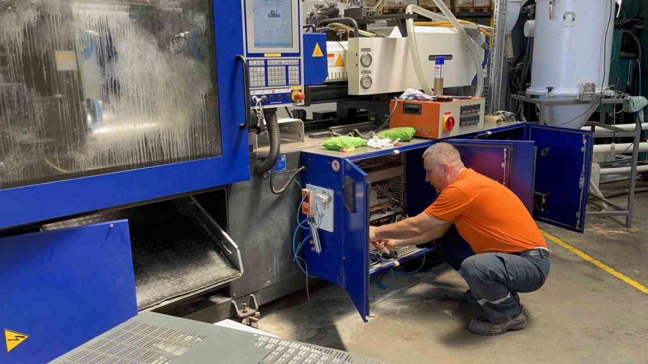 Selin ardından Bartın Atılım Sanayi Sitesi’nde temizlik çalışmaları devam ediyor