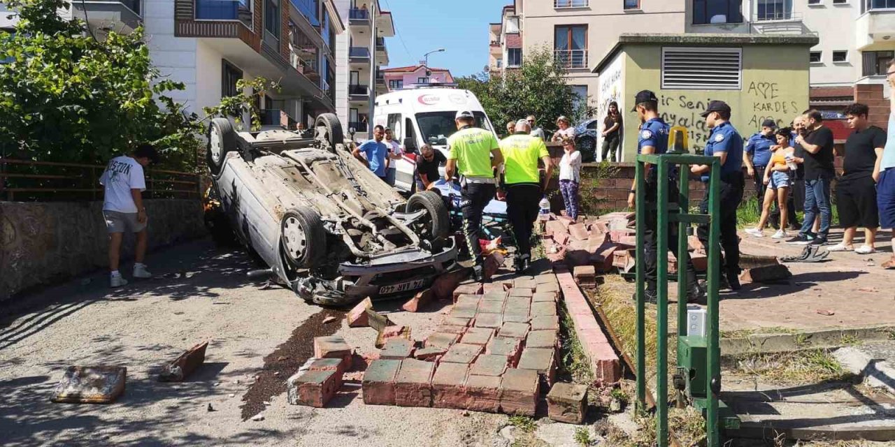 Otomobil sokak arasında takla attı, o anlar güvenlik kamerasına yansıdı
