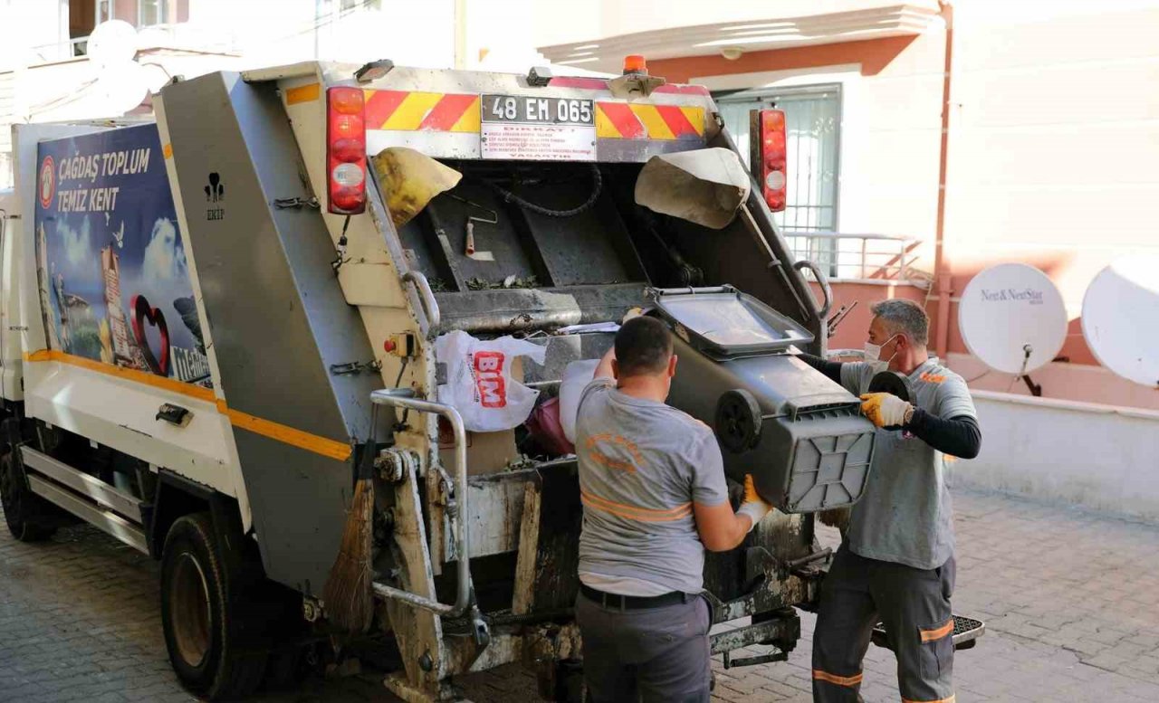 Başkan Gümüş: “Çöp çıkarma saatlerine uyulmalı”