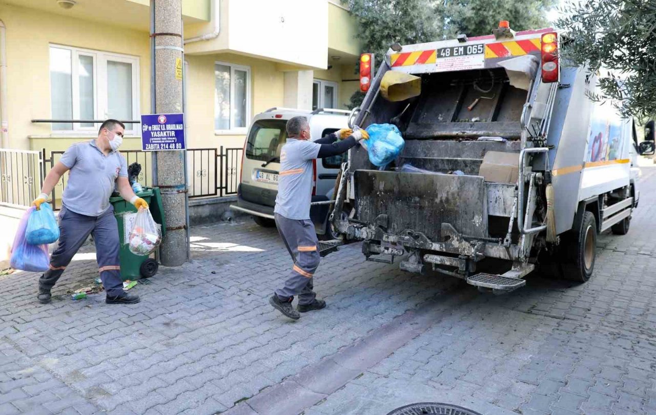 Başkan Gümüş: “Çöp çıkarma saatlerine uyulmalı”