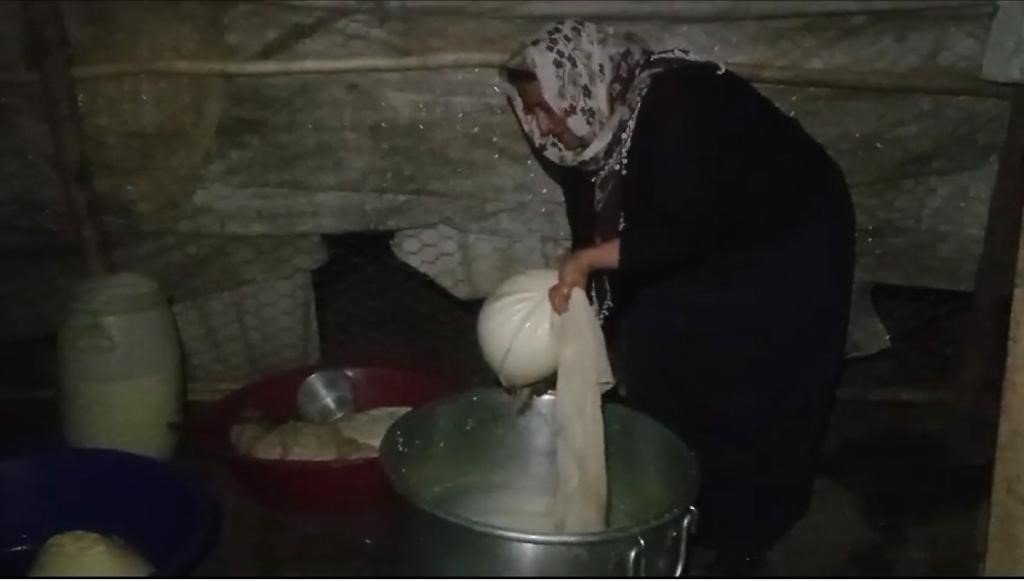 Yaylada ürettiği hayvansal ürünleri Türkiye’nin dört bir yanına satıyor