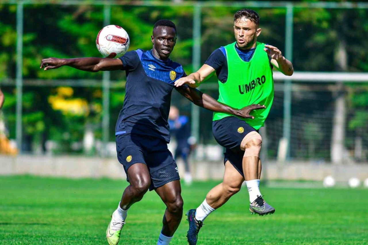 Tolunay Kafkas: "3 kesin transfer yapacağız"