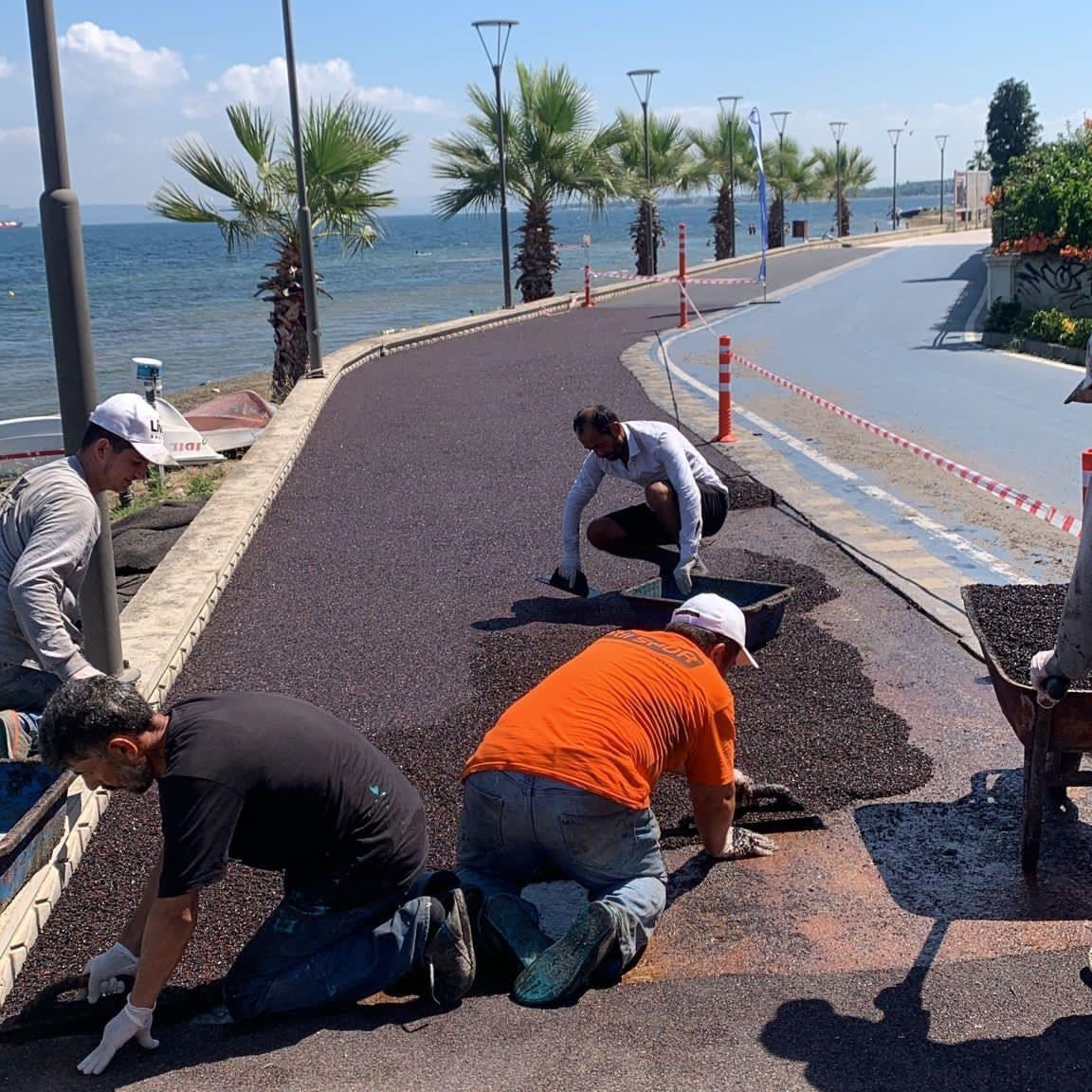 Çiftlikköy sahilinde bozulan kesimler yenilendi
