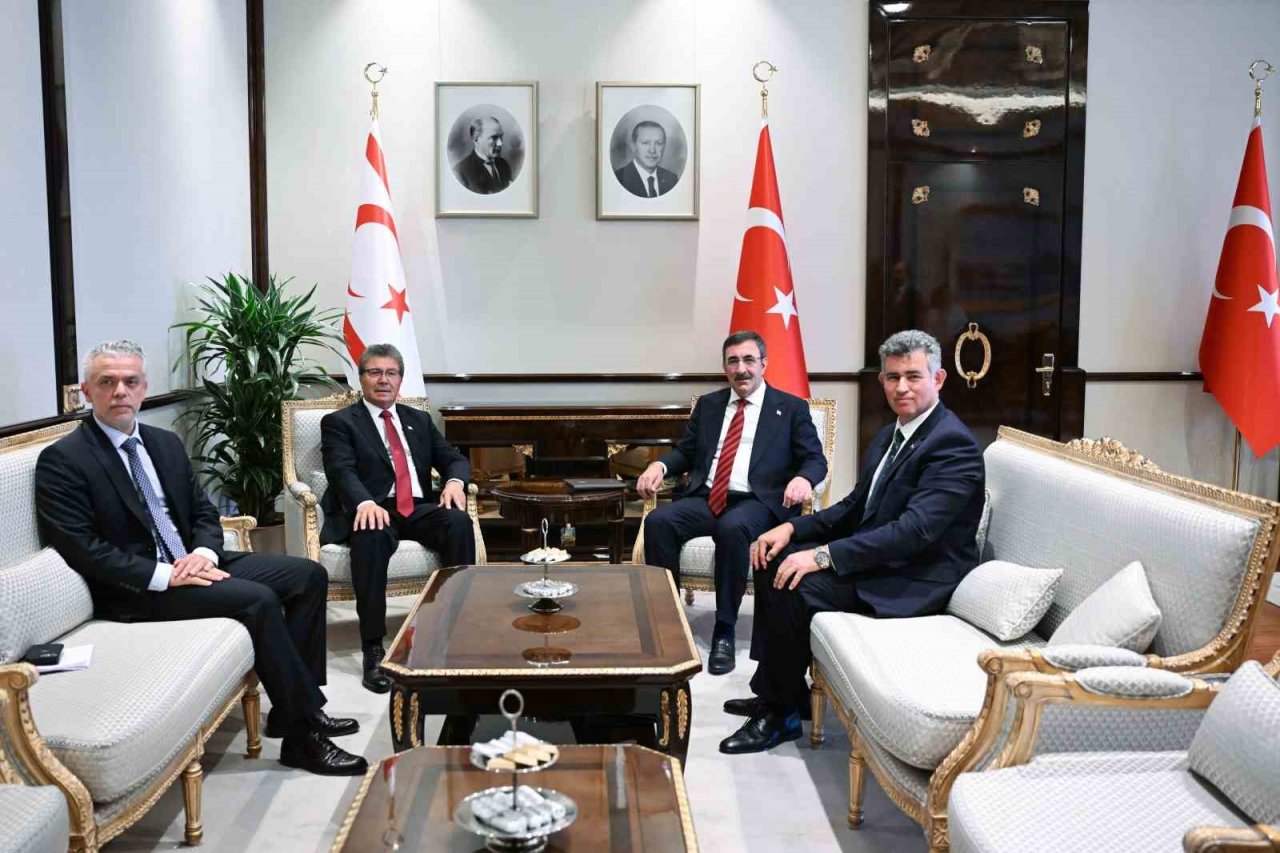 Cumhurbaşkanı Yardımcısı Yılmaz, KKTC Başbakanı Üstel ile bir araya geldi