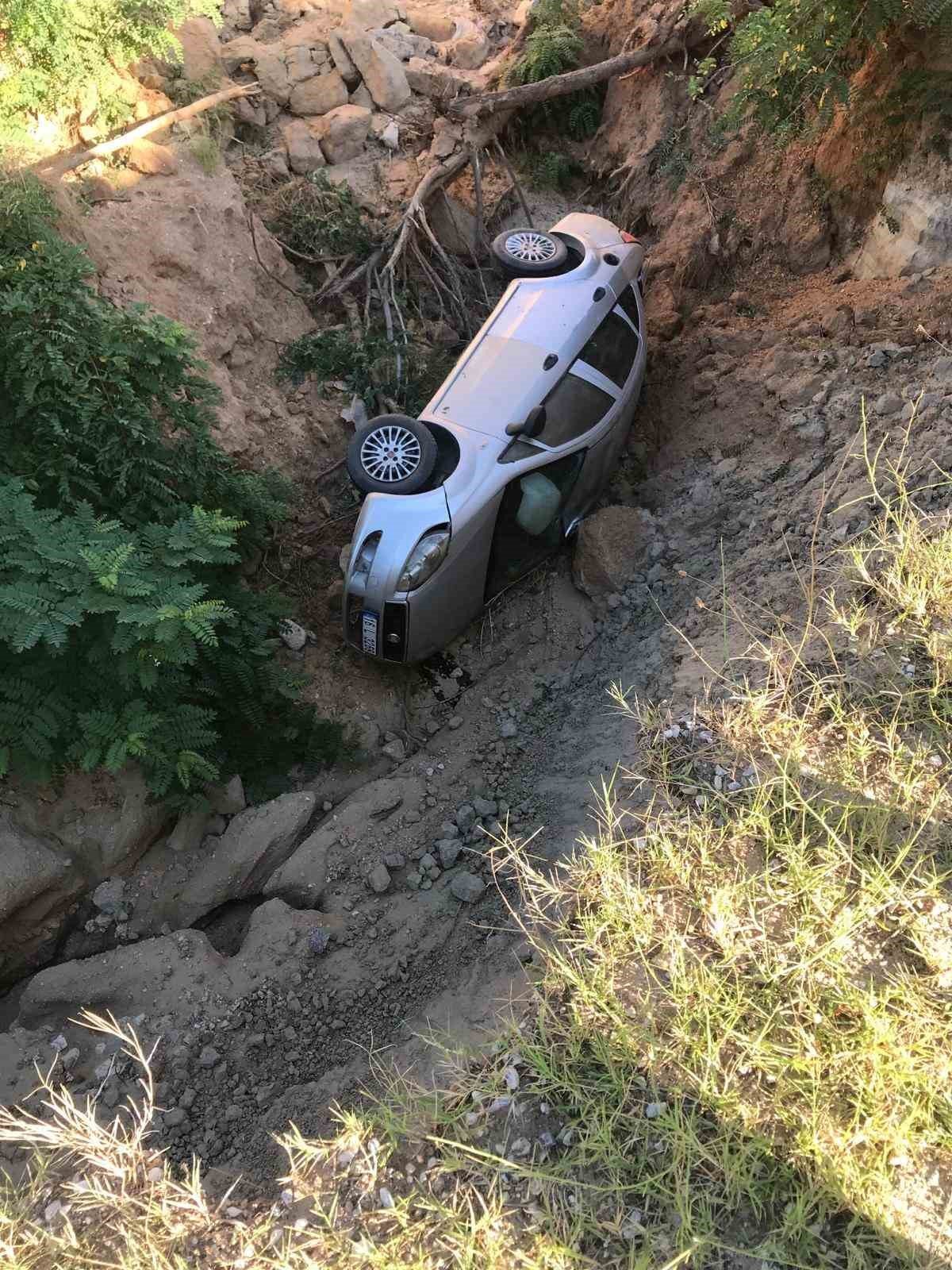 Kontrolden çıkan otomobil uçuruma yuvarlandı: 1 yaralı