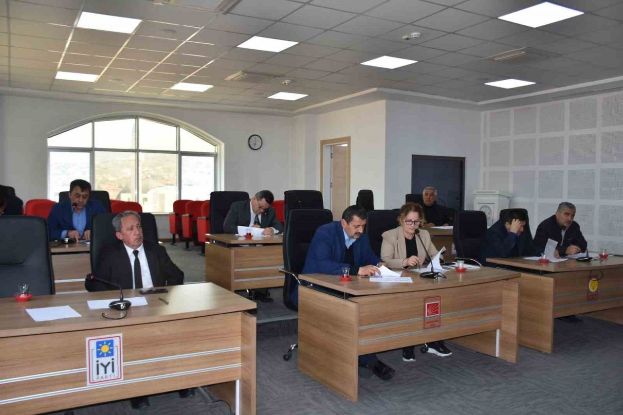 Serinhisar Belediye Başkanı Gemi ve 10 meclis üyesi hakim karşısına çıkıyor