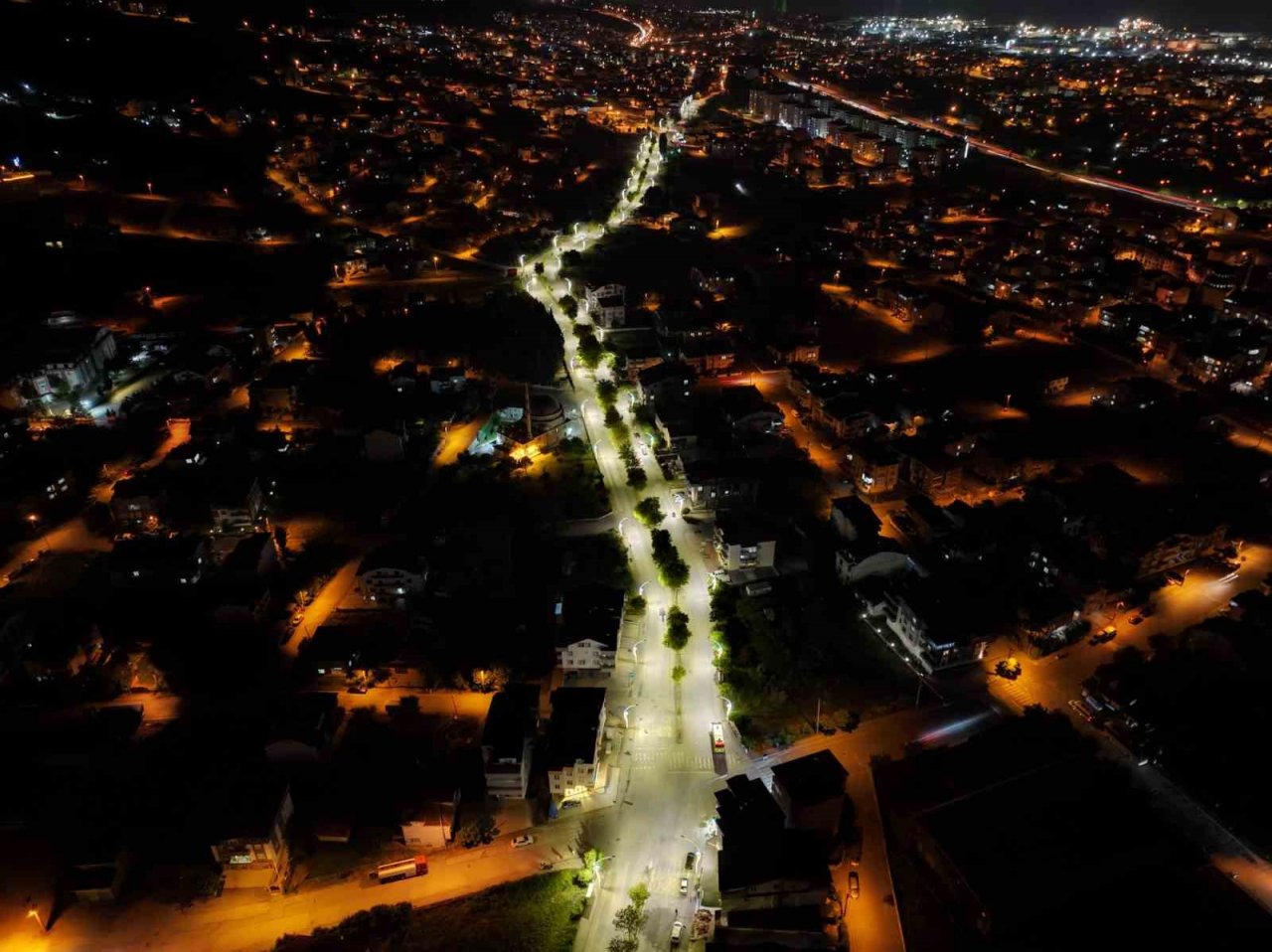 Ertuğrul Gazi Bulvarı ışıl ışıl oldu