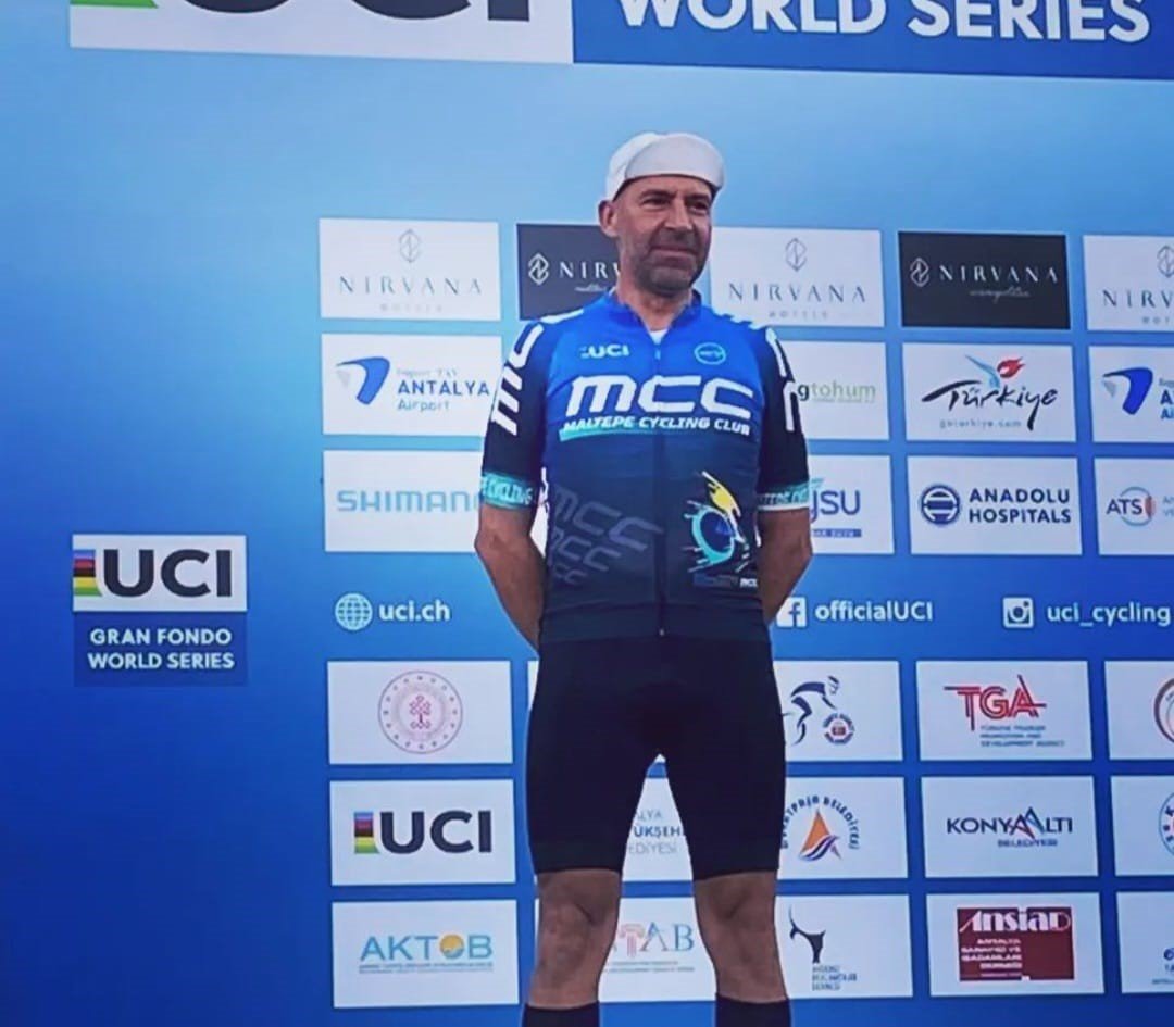 Bostancı’da otomobilin çarptığı bisikletli hayatını kaybetti