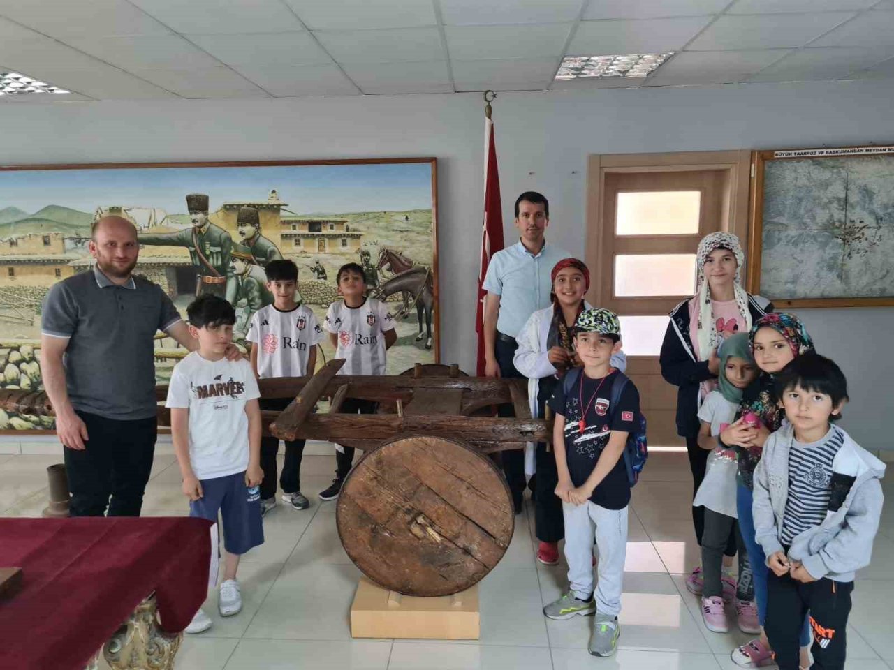 Dumlupınar yaz Kur’an kursu öğrencileri Kurtuluş Savaşı Müzesinde