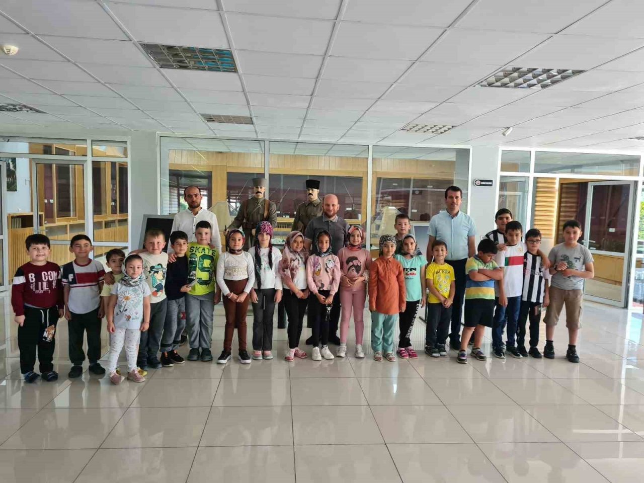 Dumlupınar yaz Kur’an kursu öğrencileri Kurtuluş Savaşı Müzesinde