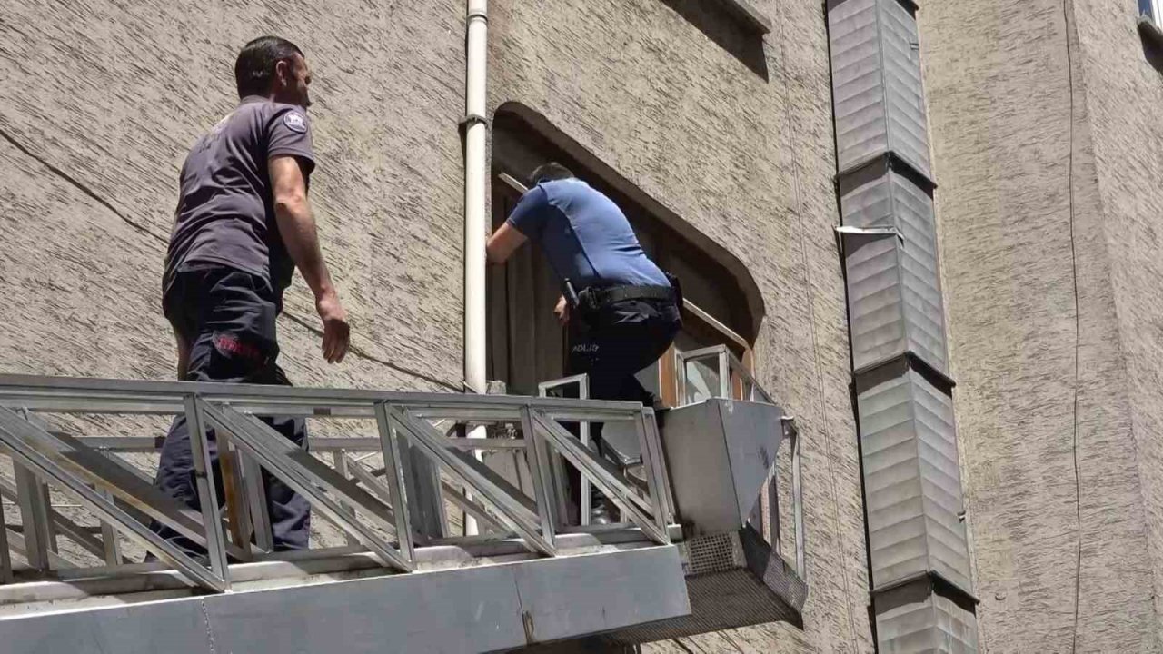 Elazığ’da bir kişi evinde ölü bulundu