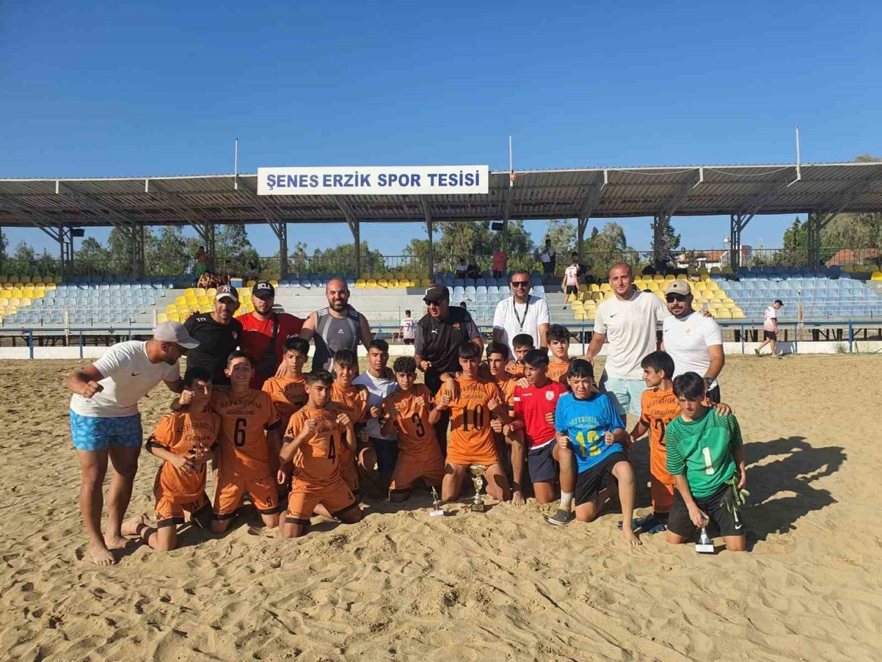 Plaj futbolunda şampiyon Sakin Şehir Seferihisar Spor
