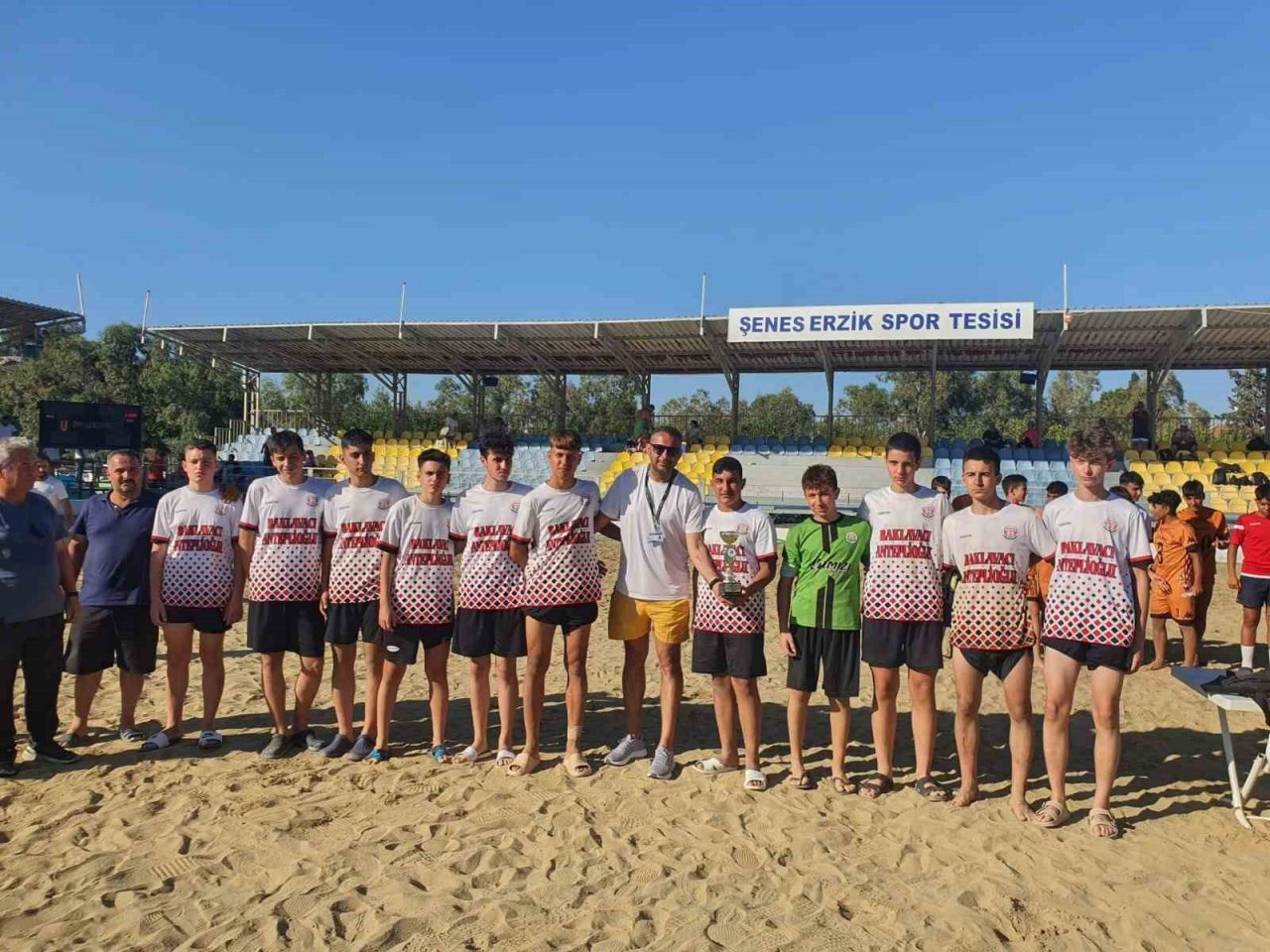 Plaj futbolunda şampiyon Sakin Şehir Seferihisar Spor