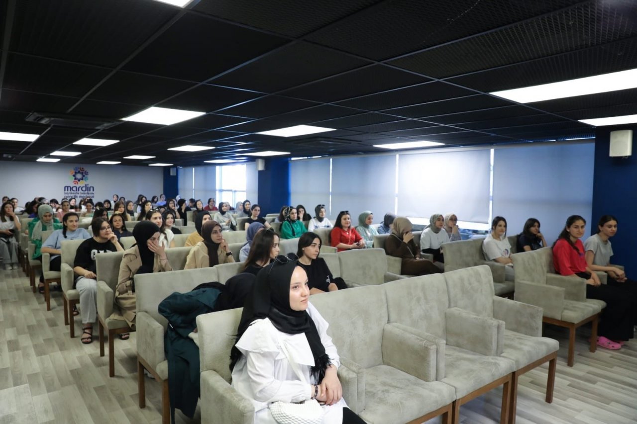 Mardin Valisi Demirtaş: “Gençlerimizin her zaman yanında olmaya devam edeceğiz”