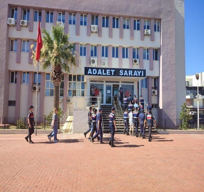 Balıkesir’de jandarmadan 59 şahsa uyuşturucu operasyonu